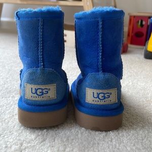 Kids Uggs size 6